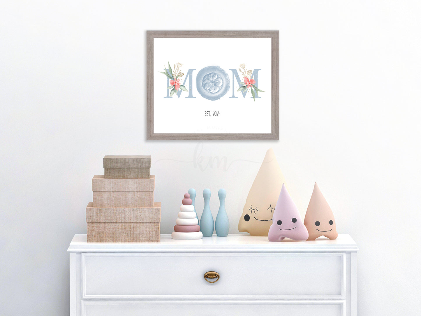Custom embryo art with Mom text, made for honoring motherhood through IVF or loss

